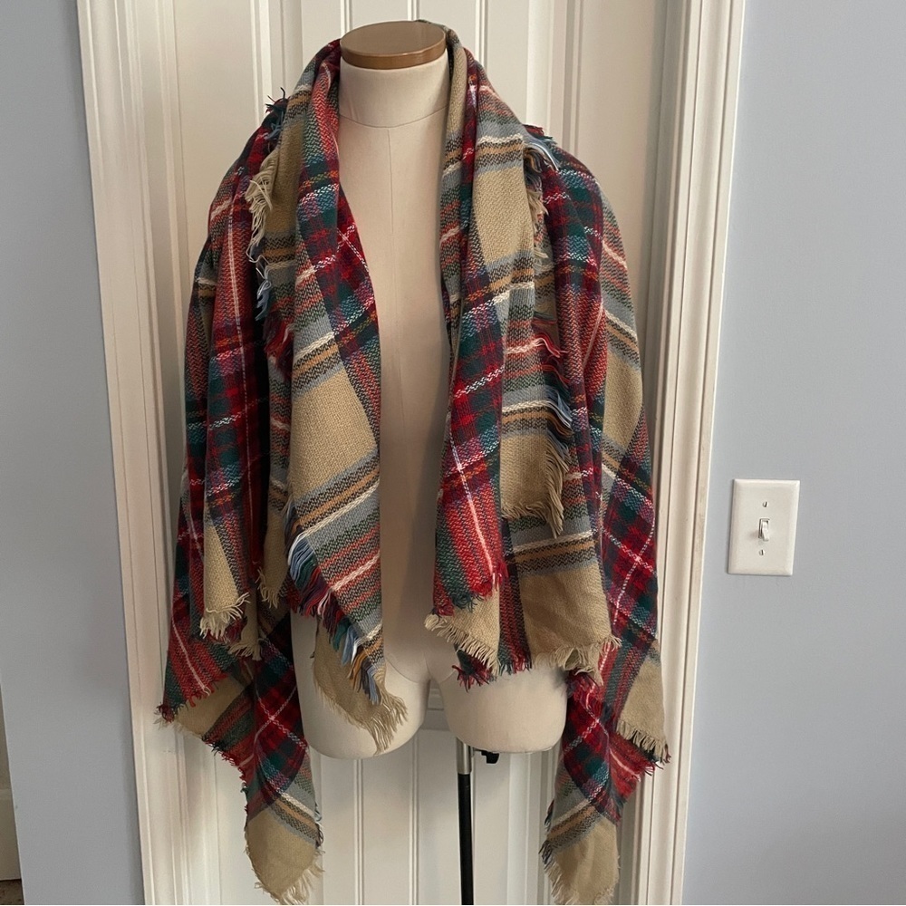 Blanket Wrap Scarf Shawl in Plaid w/ Fringe‎ Trim